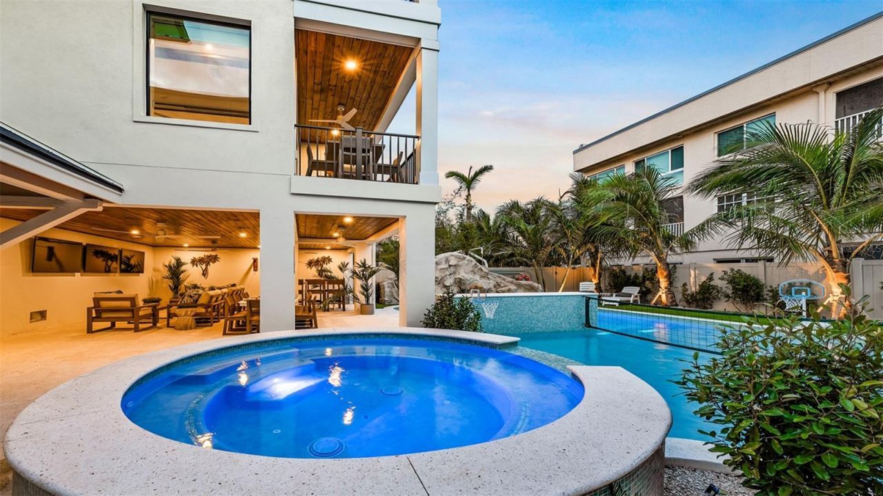 1142 Windsong Lane, Unit B, Sarasota, FL 34242 Photo