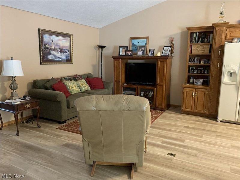 32 Stuart Street , Dalton, OH 44618 Photo 6