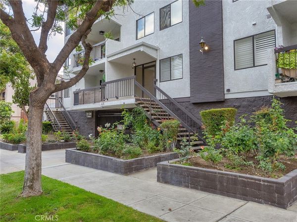 635 E Elmwood Avenue, Unit 203, Burbank, CA 91501