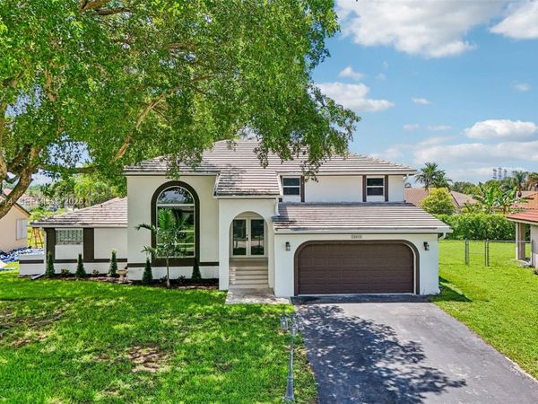 15010 E Falcons Lea Dr, Davie, FL 33331