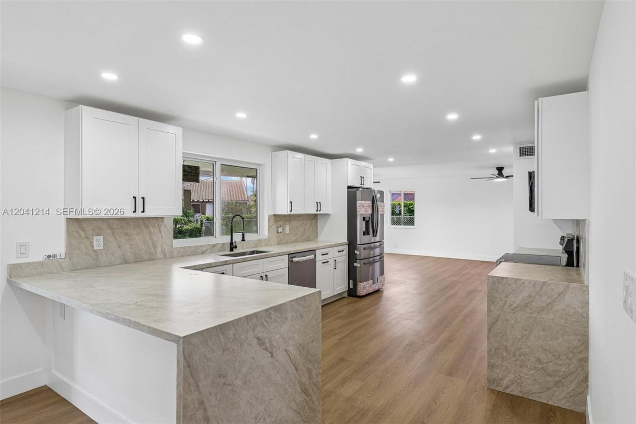 15010 E Falcons Lea Dr, Davie, FL 33331 Photo