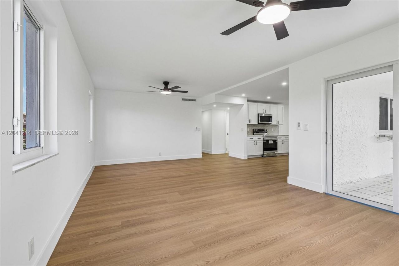 15010 E Falcons Lea Dr, Davie, FL 33331 Photo