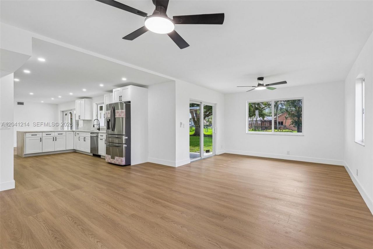 15010 E Falcons Lea Dr, Davie, FL 33331 Photo