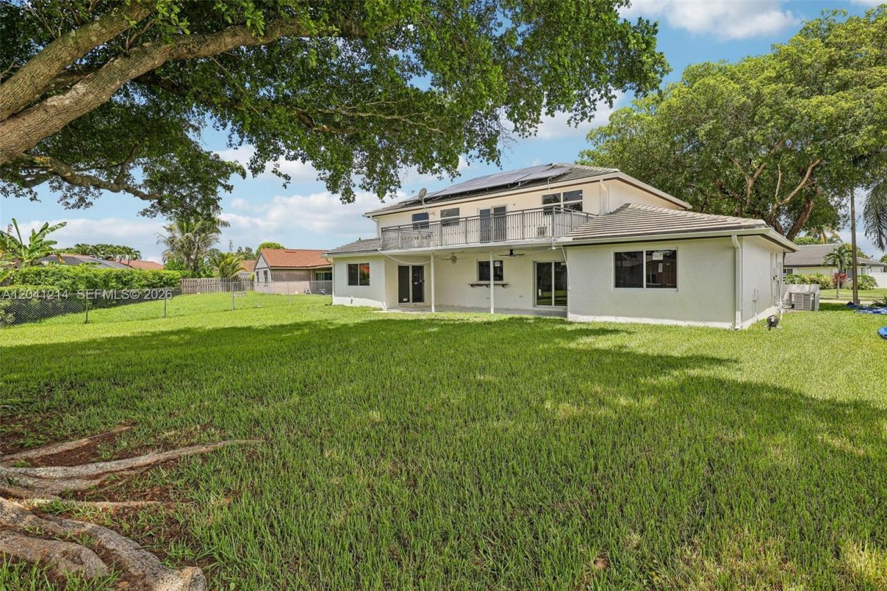 15010 E Falcons Lea Dr, Davie, FL 33331 Photo