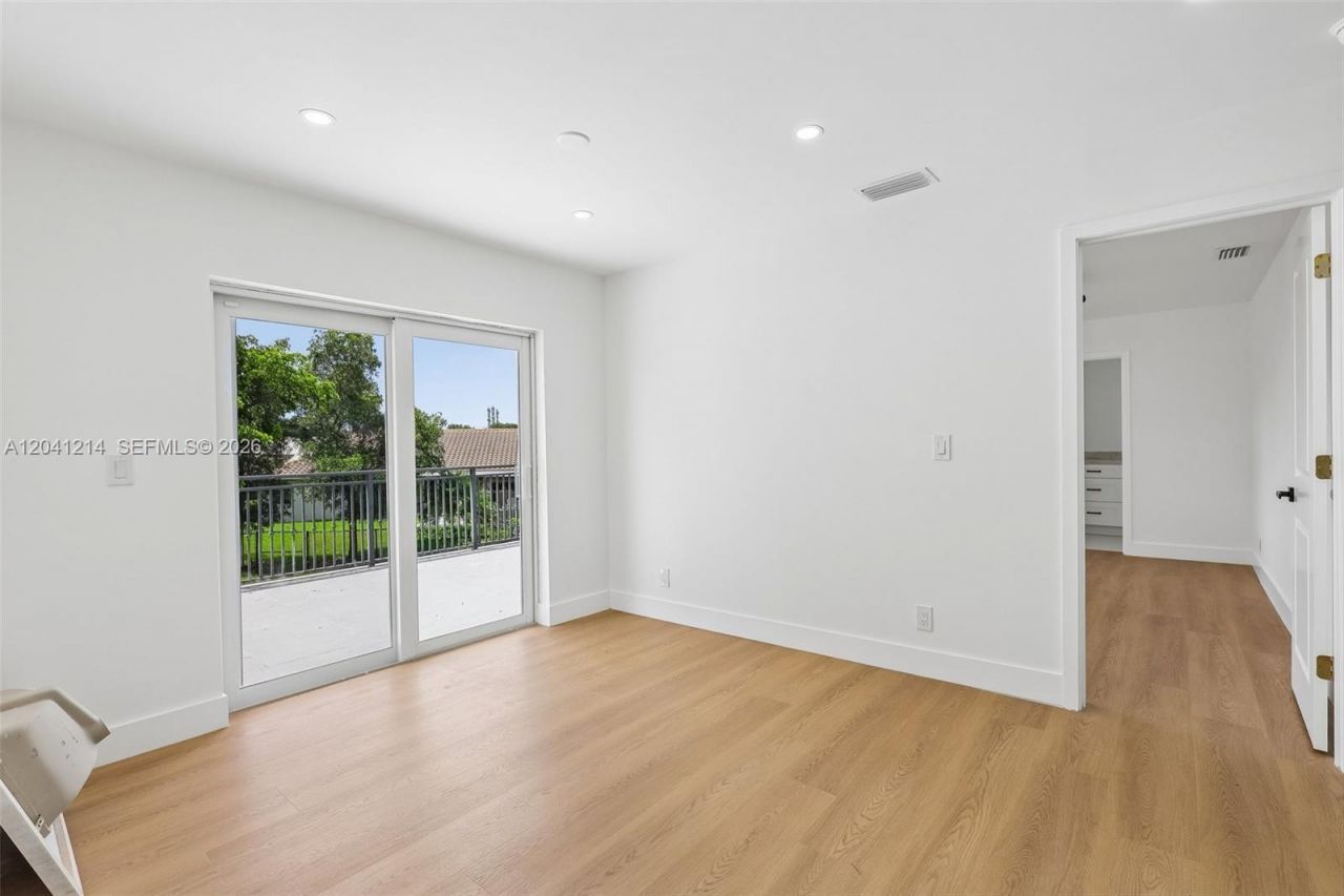 15010 E Falcons Lea Dr, Davie, FL 33331 Photo