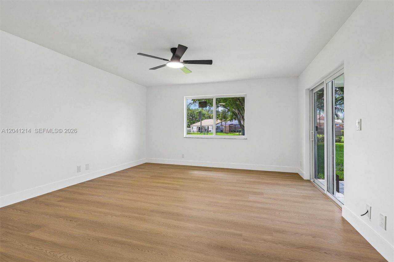 15010 E Falcons Lea Dr, Davie, FL 33331 Photo