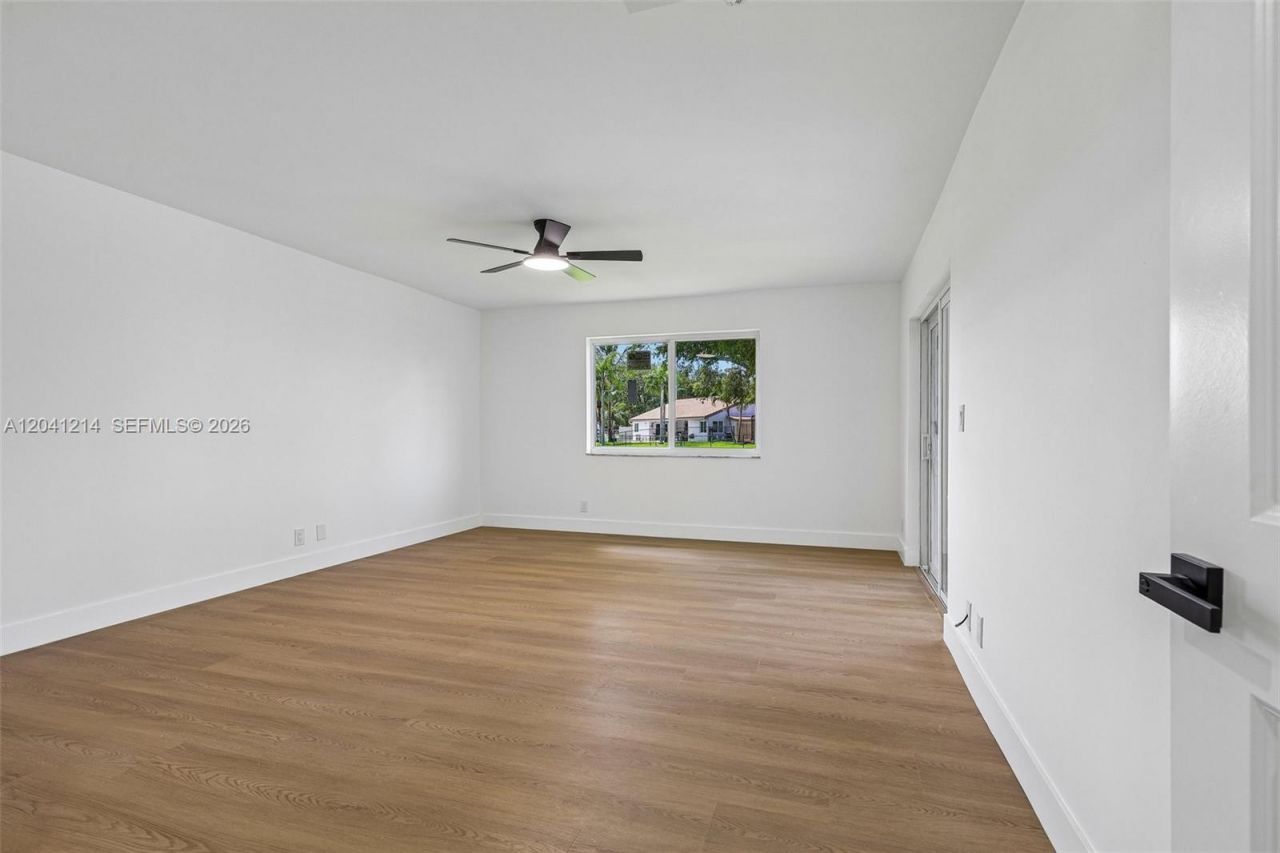 15010 E Falcons Lea Dr, Davie, FL 33331 Photo
