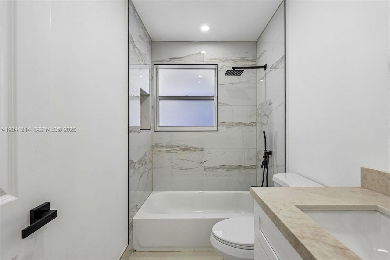 15010 E Falcons Lea Dr, Davie, FL 33331 Photo