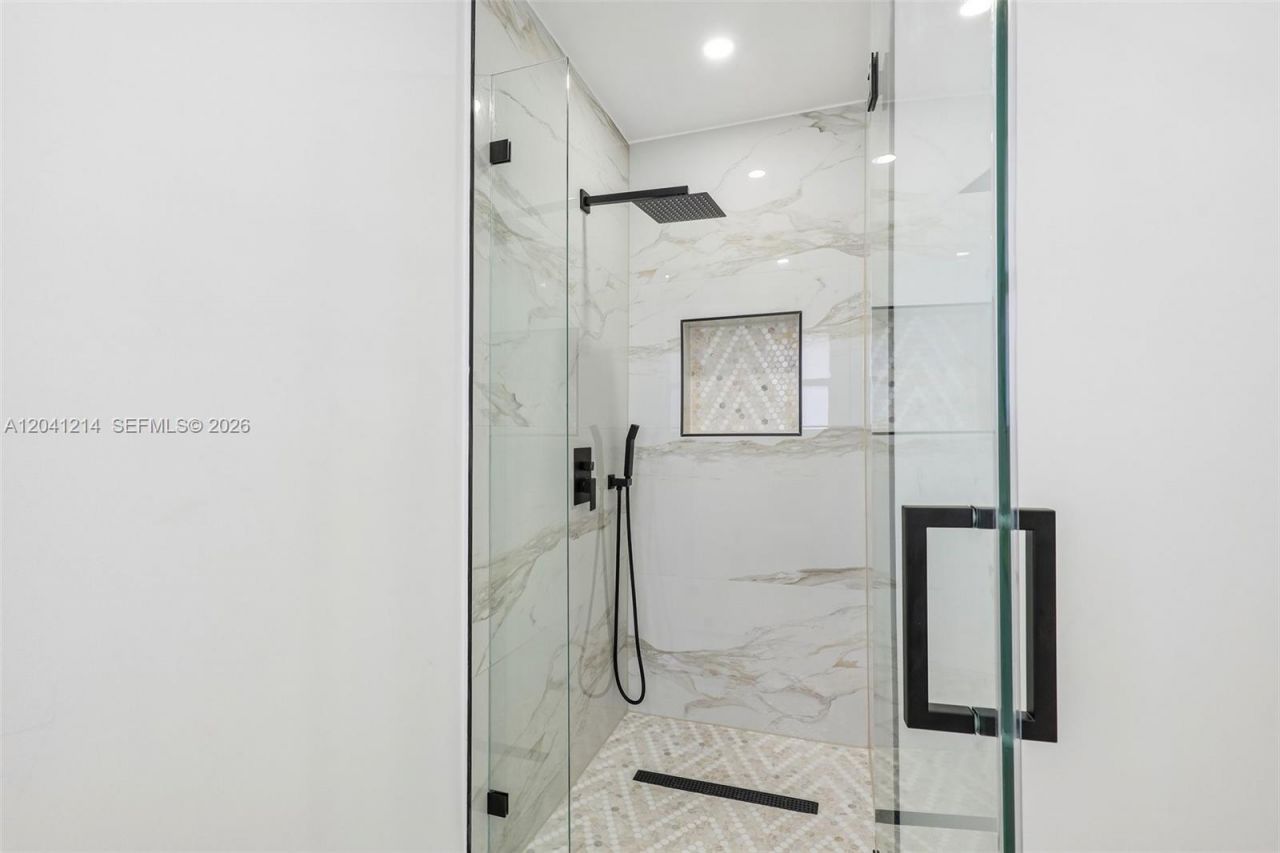 15010 E Falcons Lea Dr, Davie, FL 33331 Photo