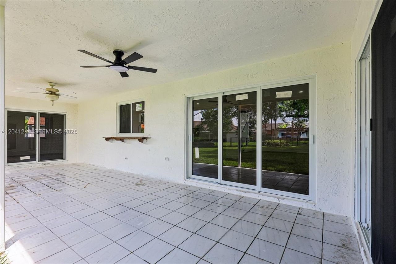 15010 E Falcons Lea Dr, Davie, FL 33331 Photo