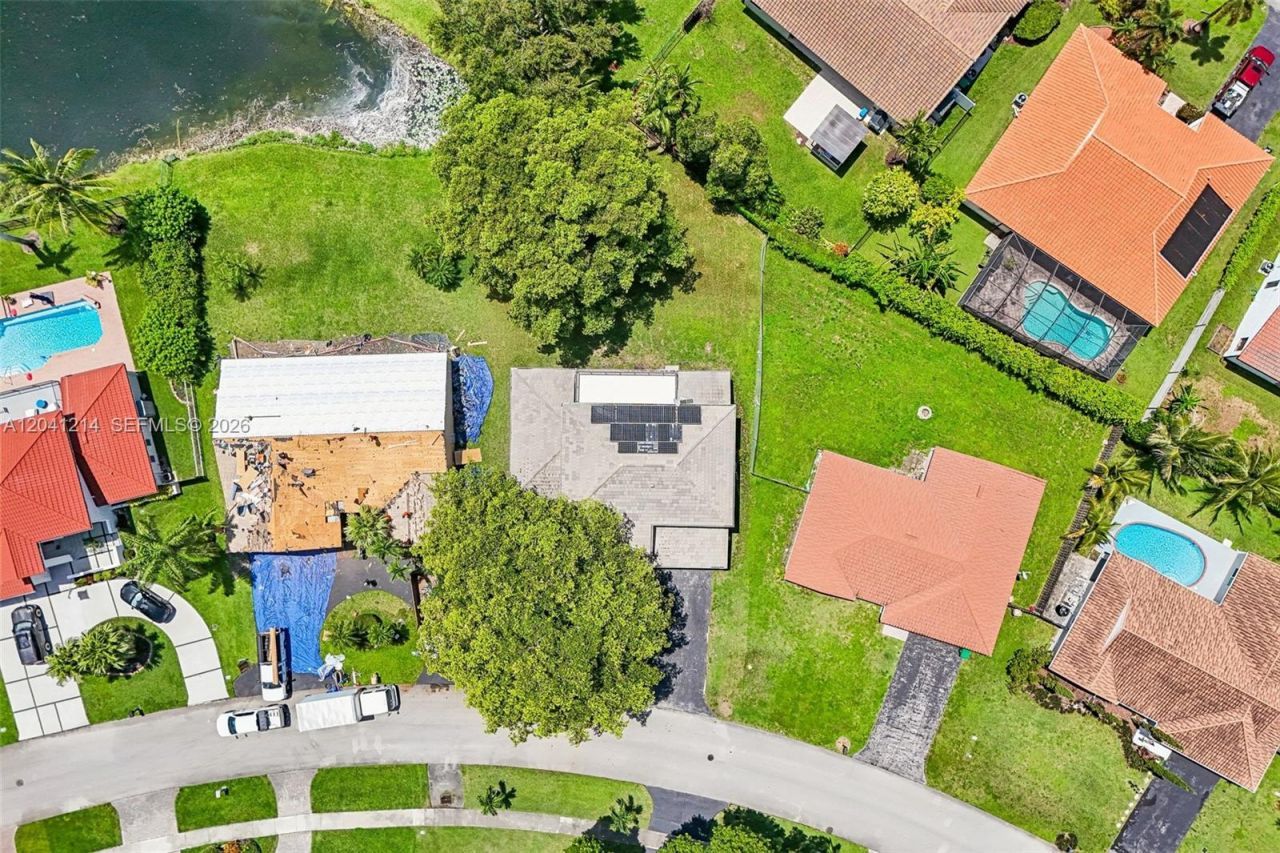 15010 E Falcons Lea Dr, Davie, FL 33331 Photo