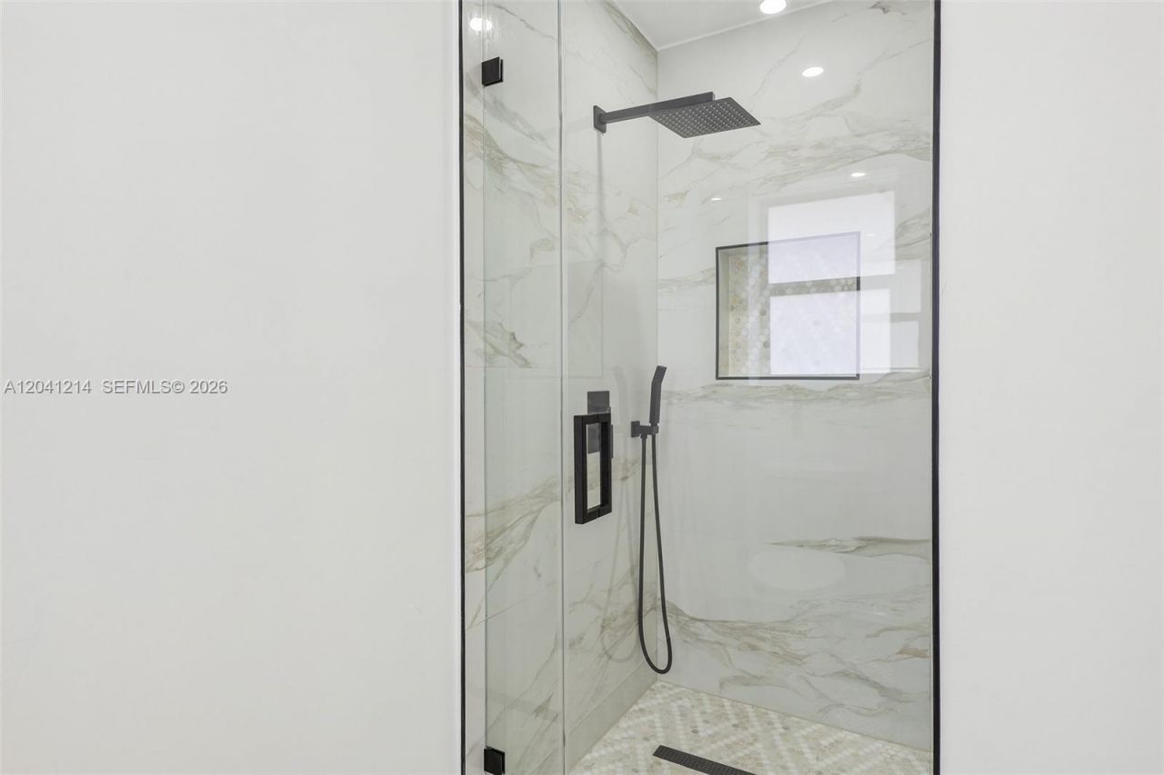 15010 E Falcons Lea Dr, Davie, FL 33331 Photo