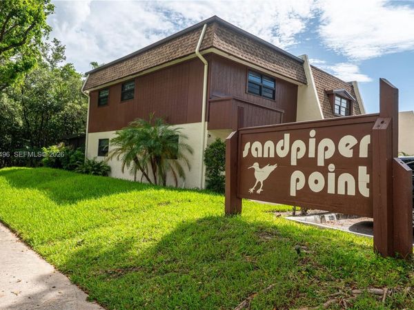 2133 N 14th Ave , Hollywood, FL 33020