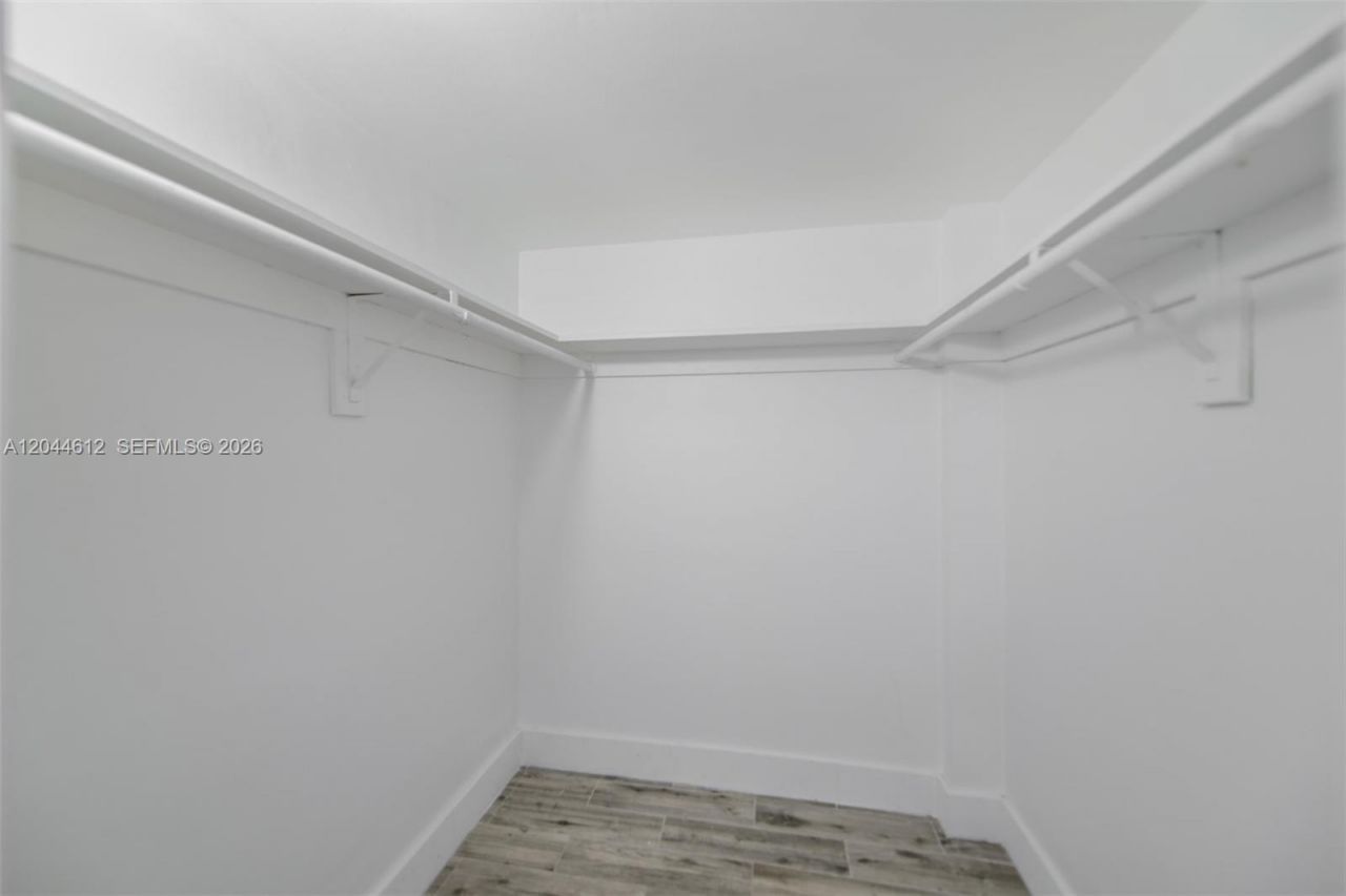 2851 Leonard Dr , Unit J505, Aventura, FL 33160 Photo
