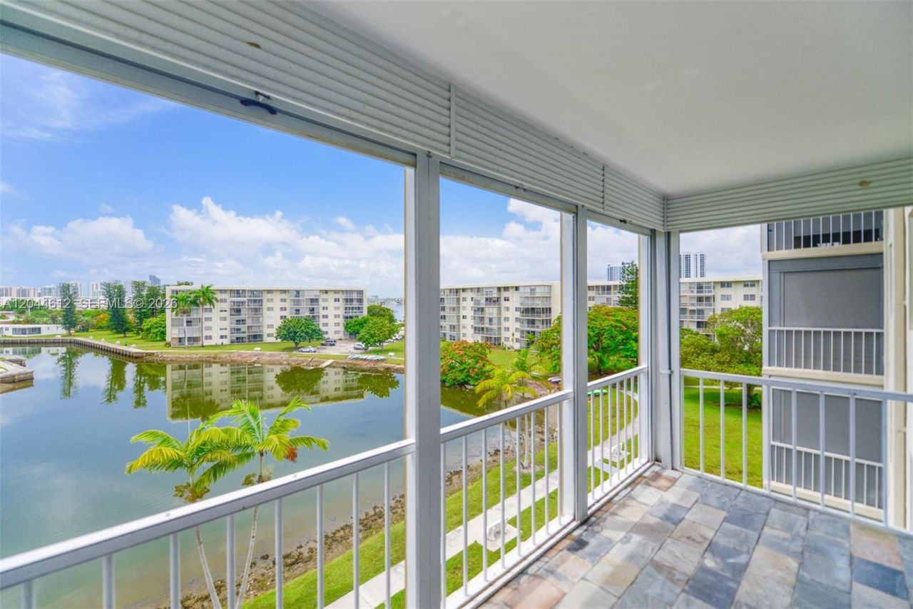 2851 Leonard Dr , Unit J505, Aventura, FL 33160 Photo