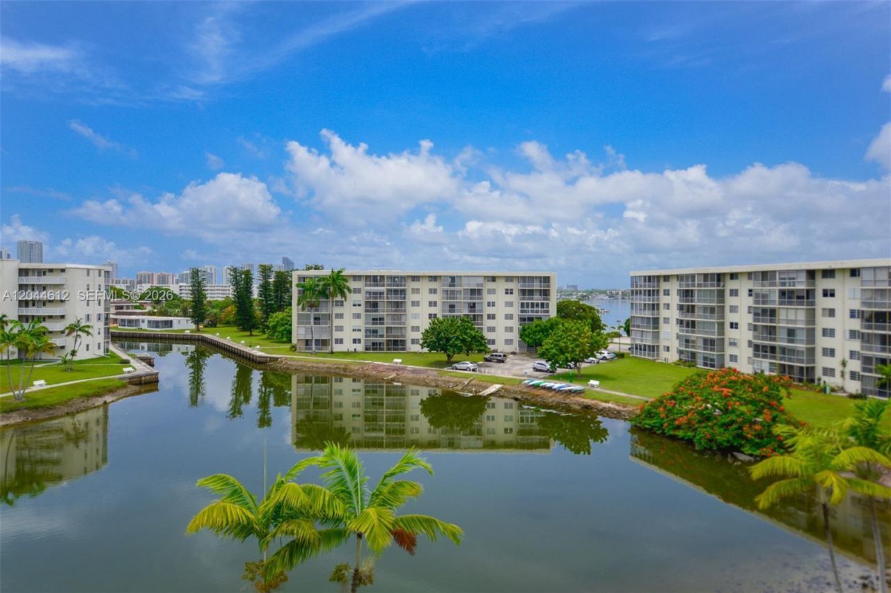 2851 Leonard Dr , Unit J505, Aventura, FL 33160 Photo
