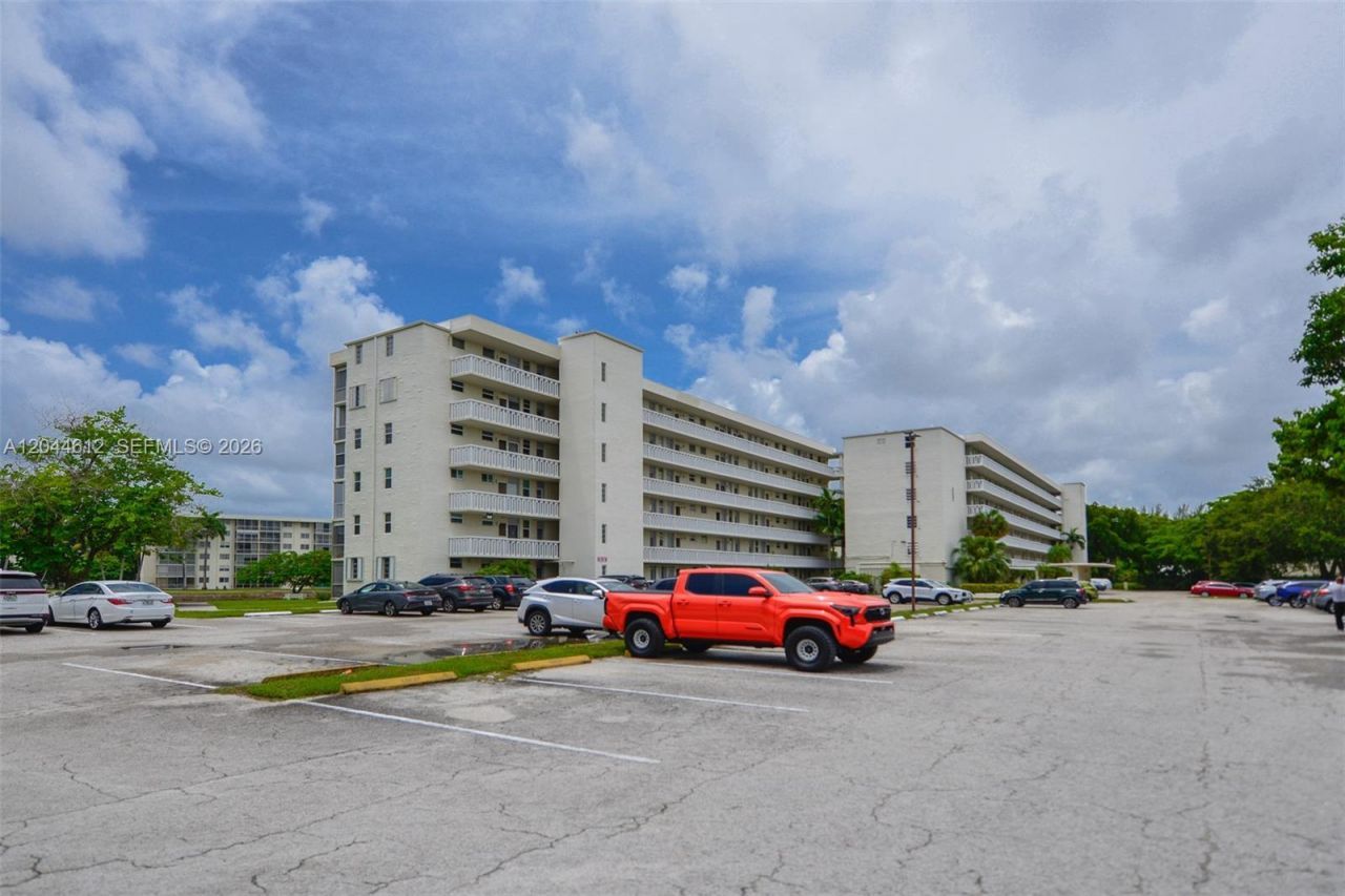 2851 Leonard Dr , Unit J505, Aventura, FL 33160 Photo