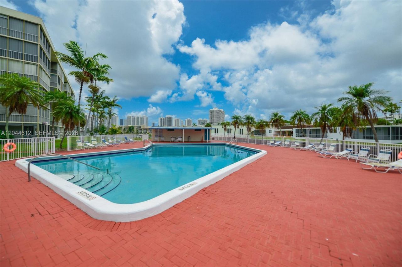 2851 Leonard Dr , Unit J505, Aventura, FL 33160 Photo