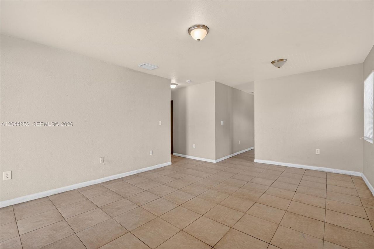 812 NW 70th St , Miami, FL 33150 Photo