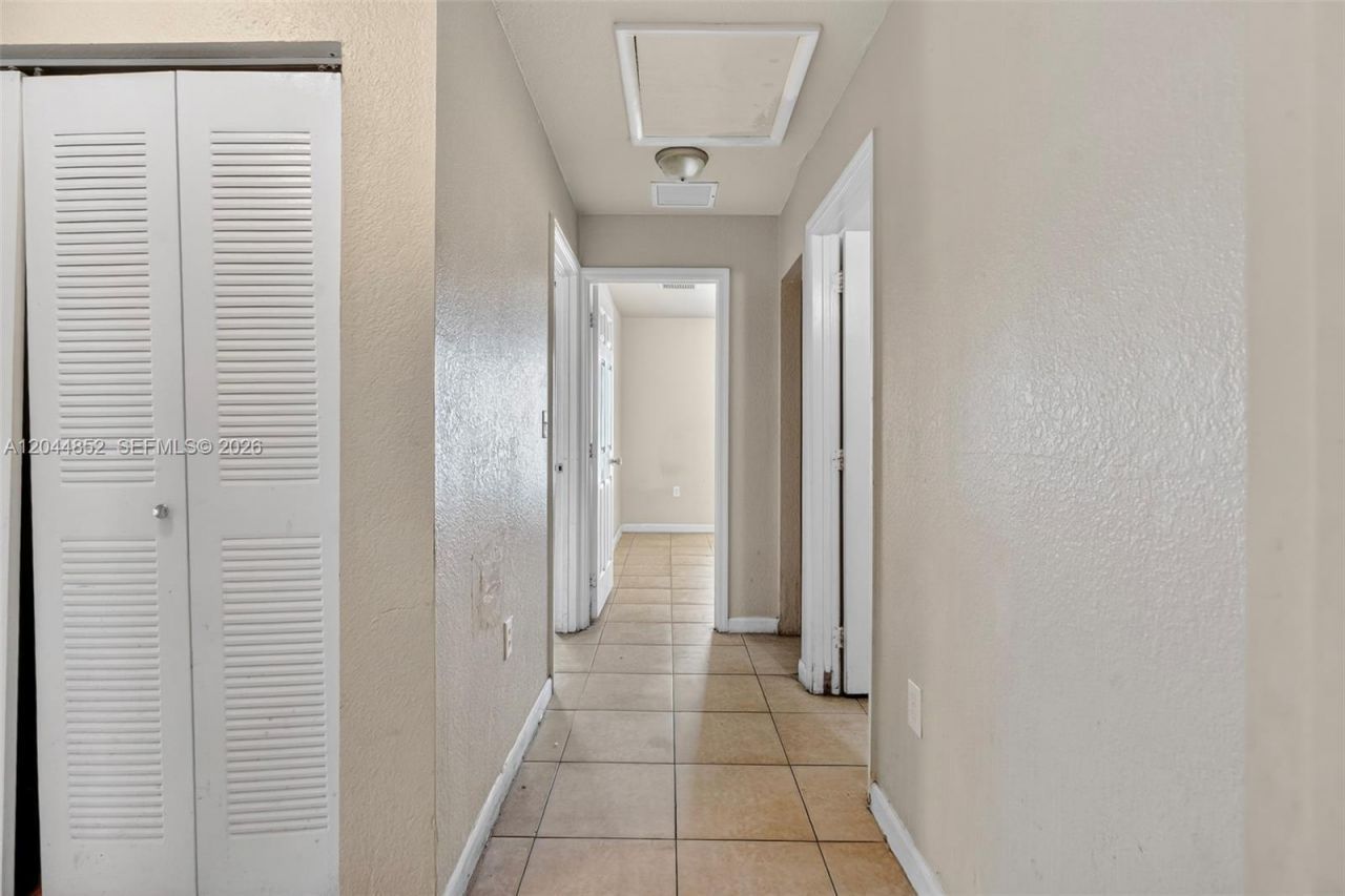 812 NW 70th St, Miami, FL 33150 Photo