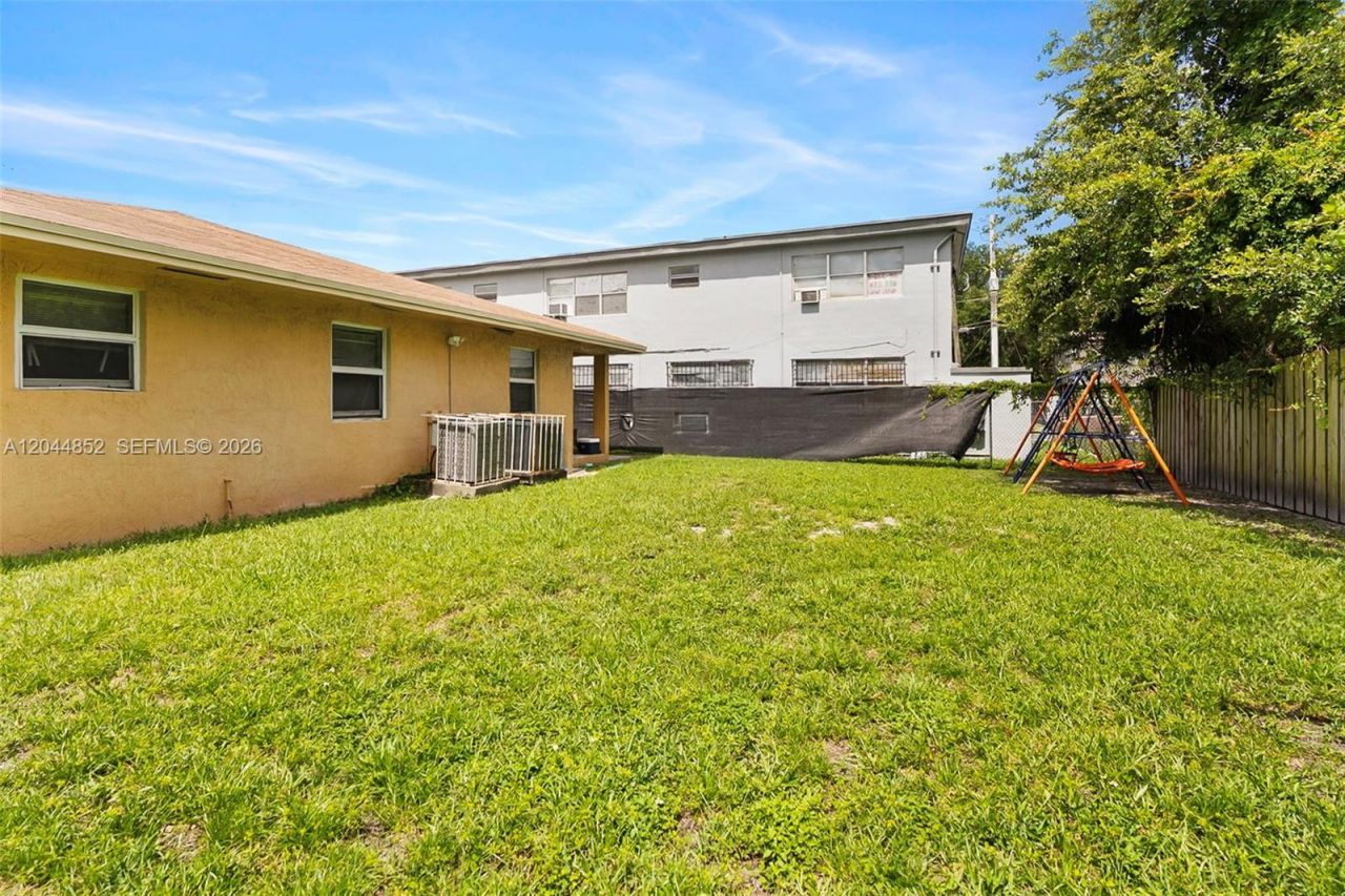 812 NW 70th St , Miami, FL 33150 Photo