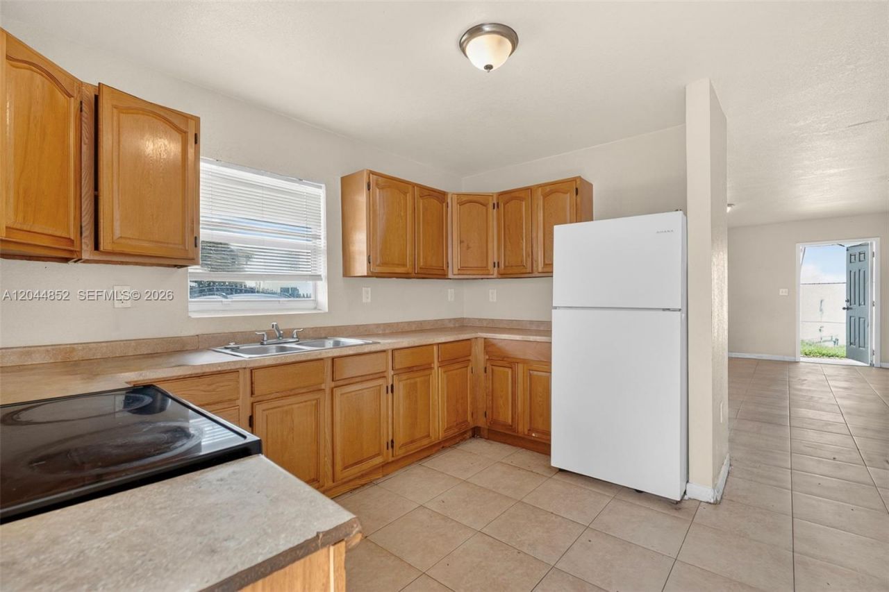 812 NW 70th St, Miami, FL 33150 Photo