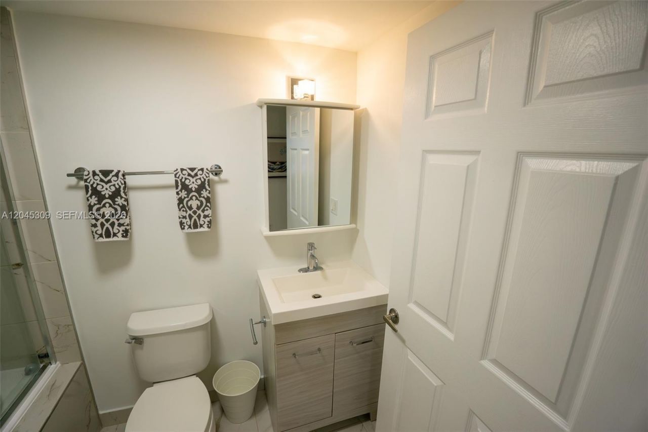 2951 S Bayshore Dr , Unit 716, Miami, FL 33133 Photo
