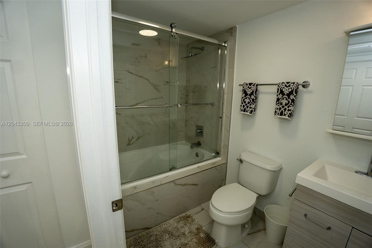 2951 S Bayshore Dr , Unit 716, Miami, FL 33133 Photo