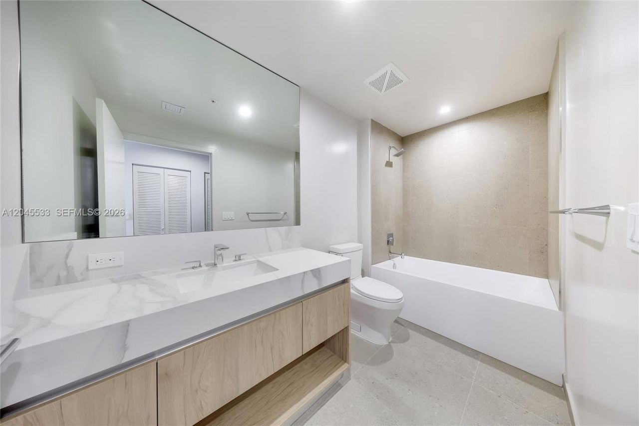 11 NE 6th St , Unit 3209, Miami, FL 33132 Photo