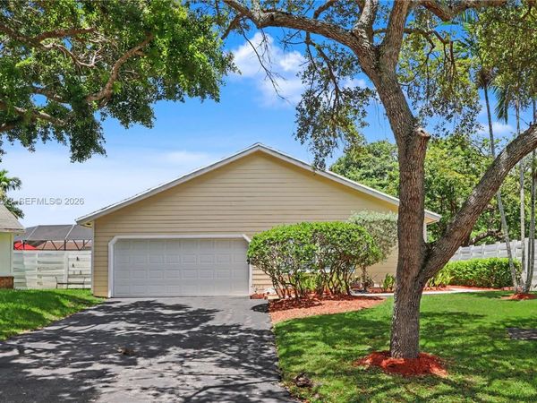 14958 SW 143rd Pl , Miami, FL 33186