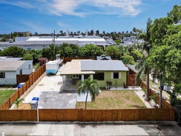 2730 NE 16th Ave , Pompano Beach, FL 33064