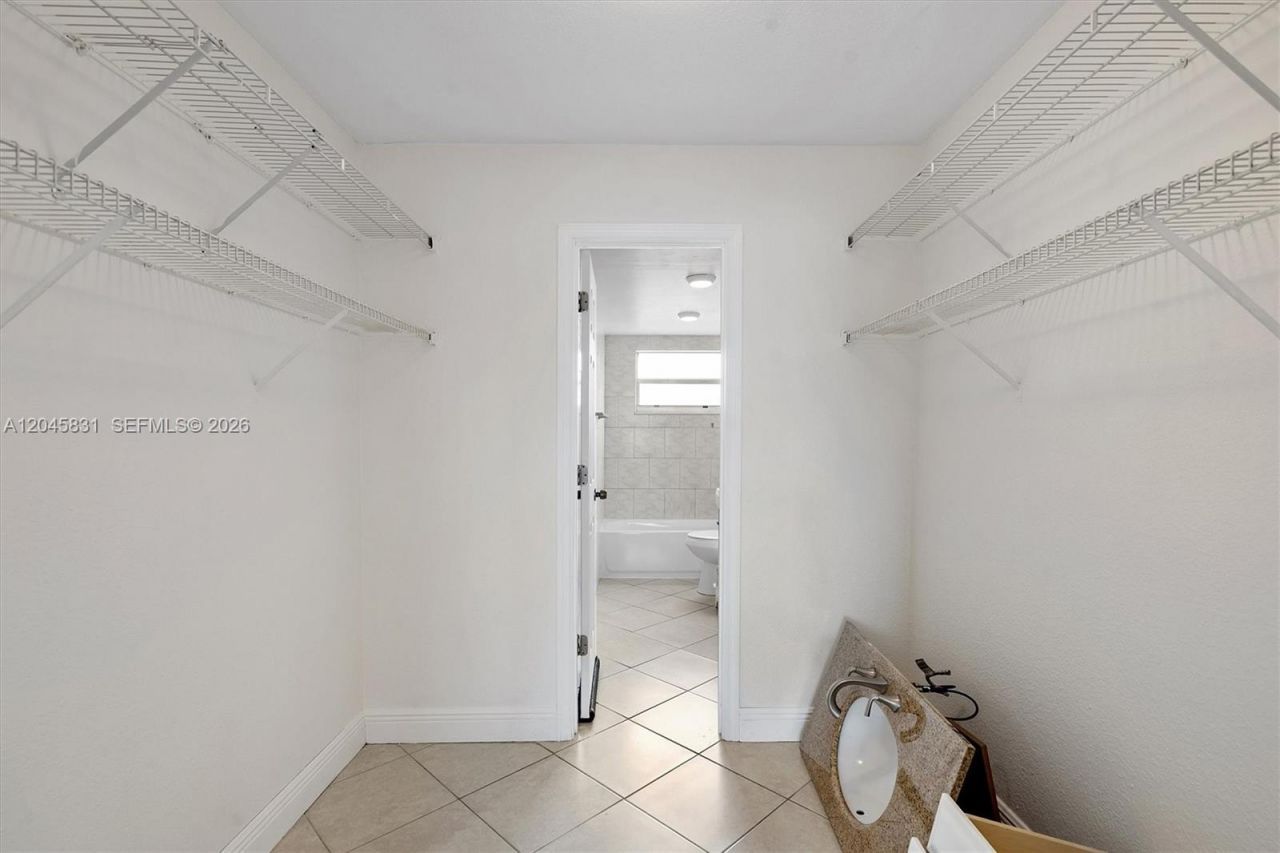 9369 Fontainebleau Blvd, Unit J225, Miami, FL 33172 Photo