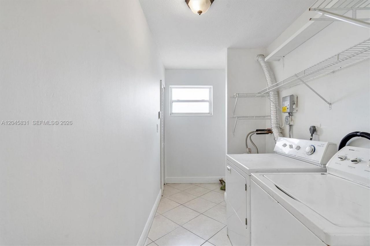 9369 Fontainebleau Blvd, Unit J225, Miami, FL 33172 Photo