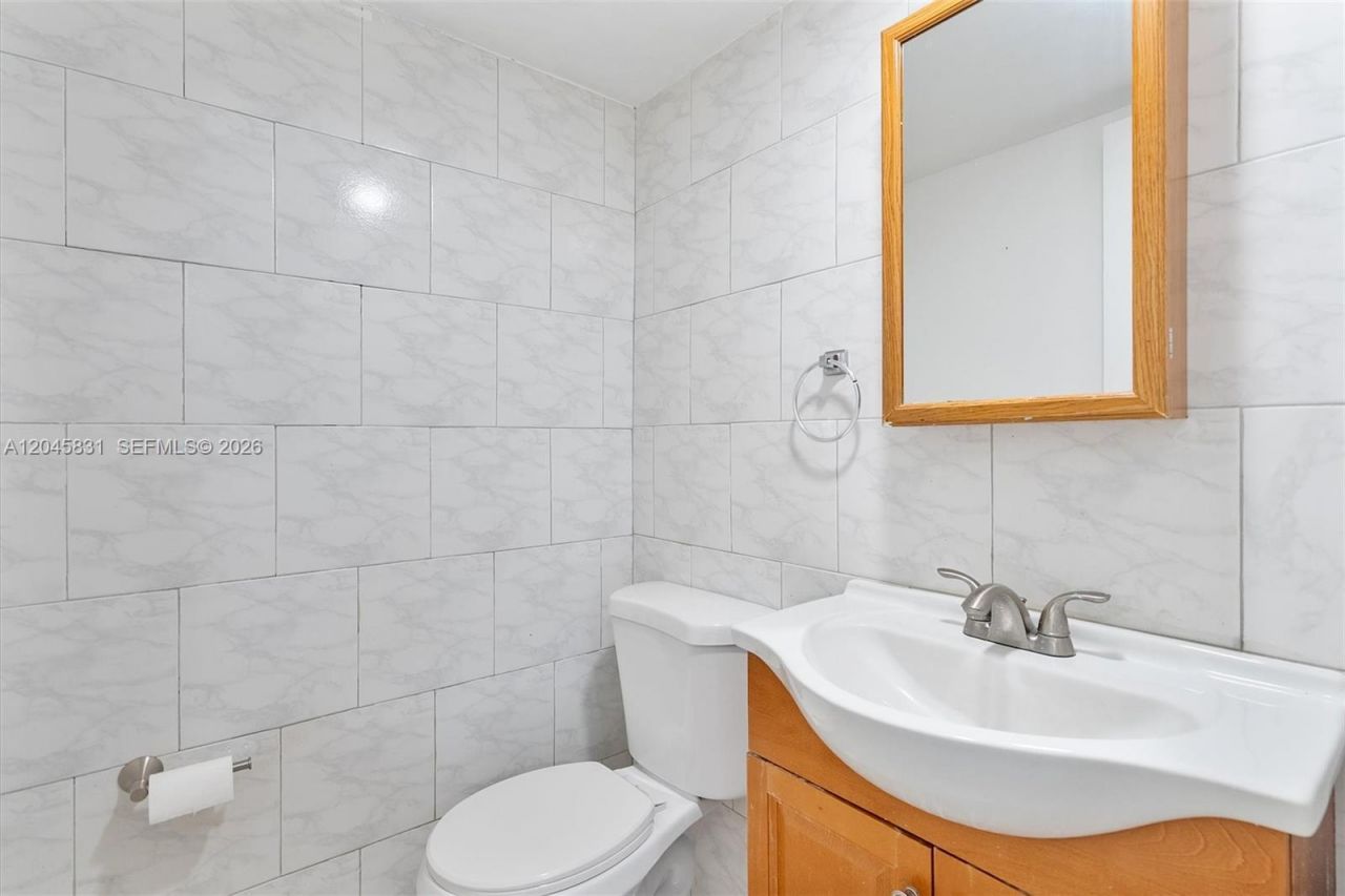 9369 Fontainebleau Blvd, Unit J225, Miami, FL 33172 Photo