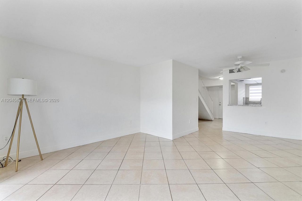 9369 Fontainebleau Blvd, Unit J225, Miami, FL 33172 Photo
