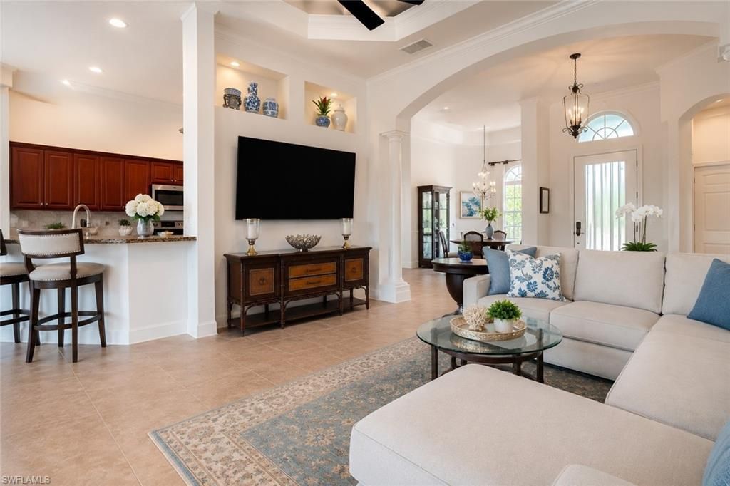 8263 Potomac Ln, Naples, FL 34104 Photo