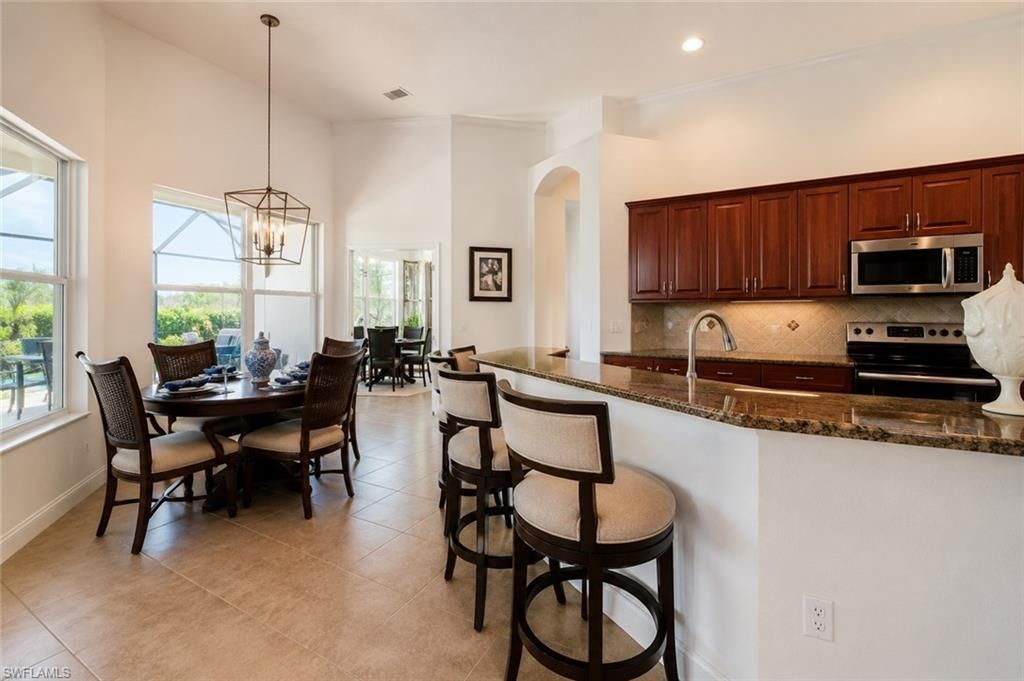8263 Potomac Ln, Naples, FL 34104 Photo