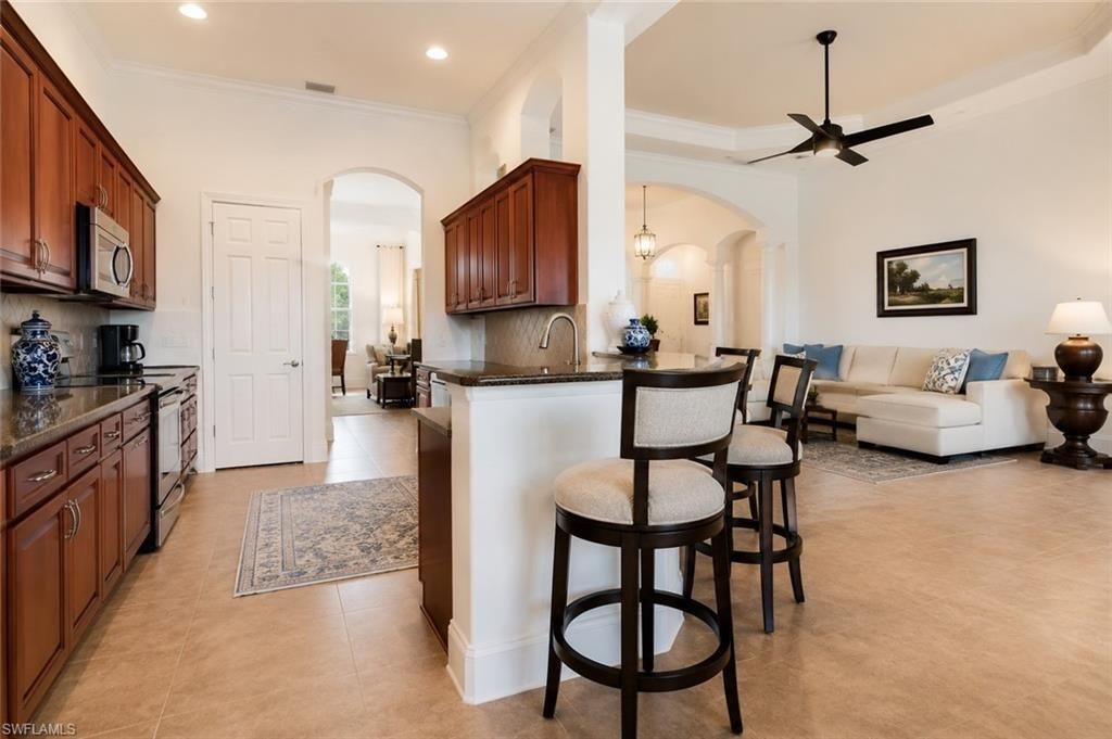 8263 Potomac Ln, Naples, FL 34104 Photo