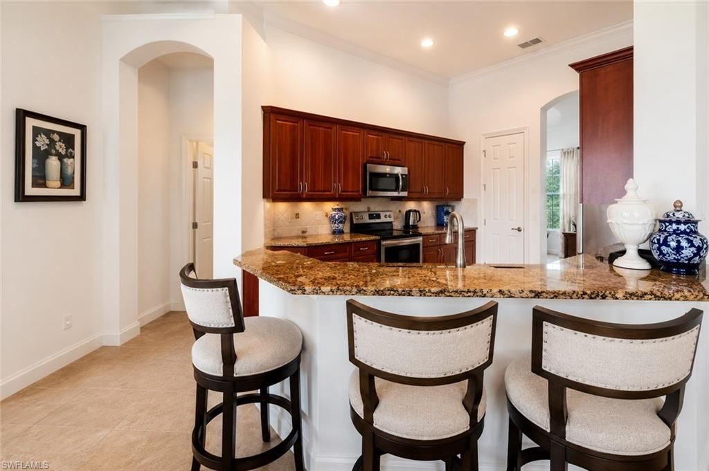 8263 Potomac Ln, Naples, FL 34104 Photo