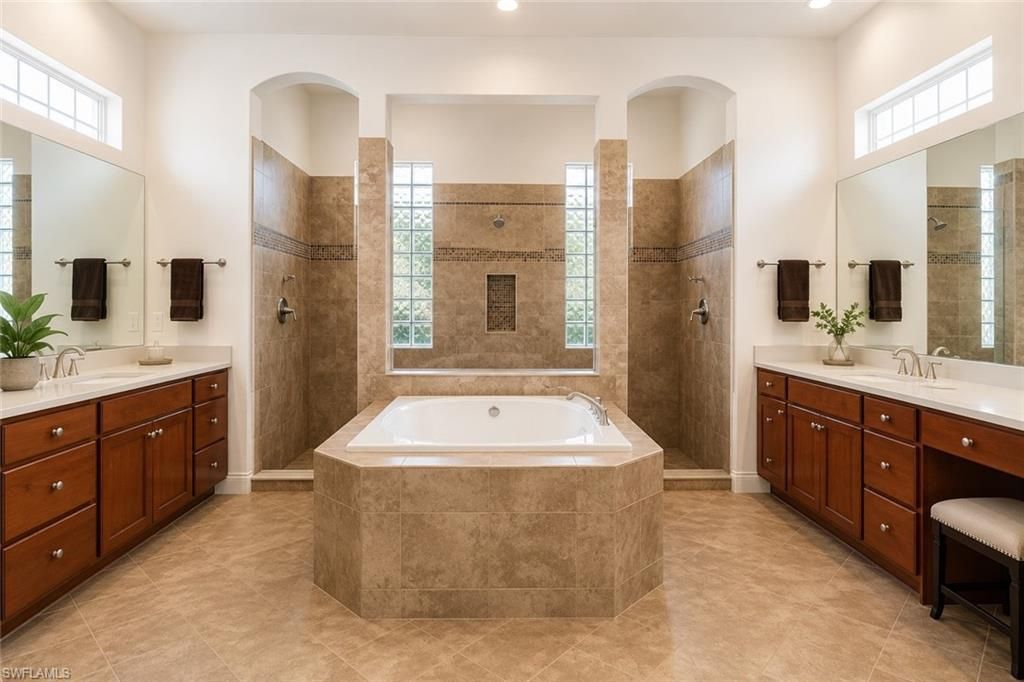8263 Potomac Ln, Naples, FL 34104 Photo