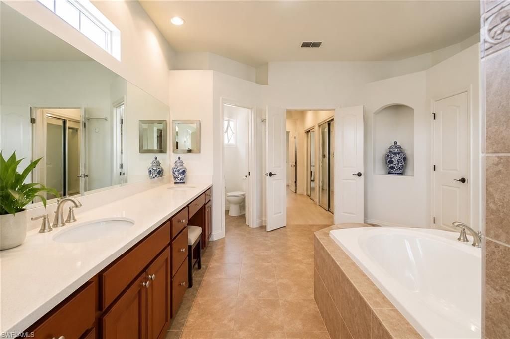 8263 Potomac Ln, Naples, FL 34104 Photo