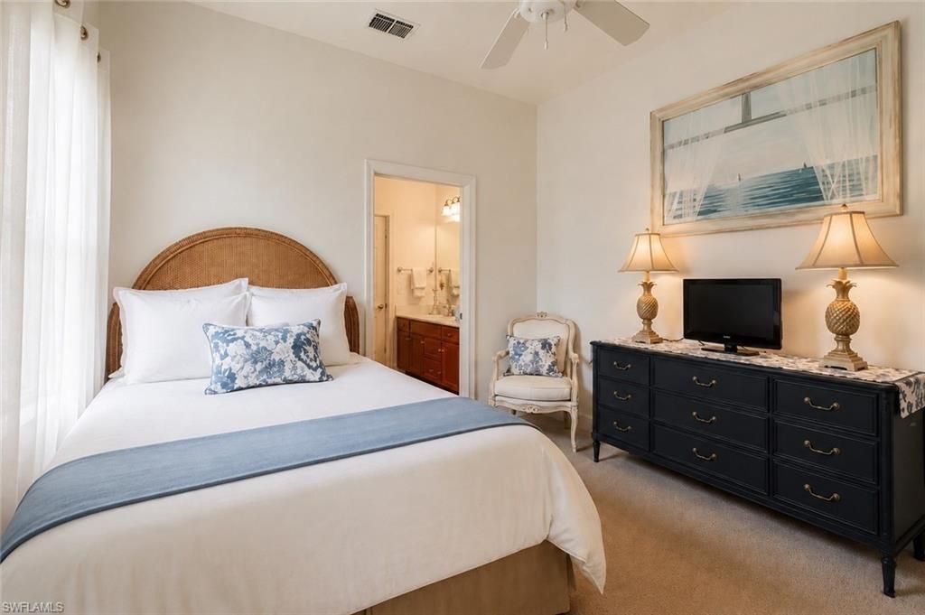 8263 Potomac Ln, Naples, FL 34104 Photo