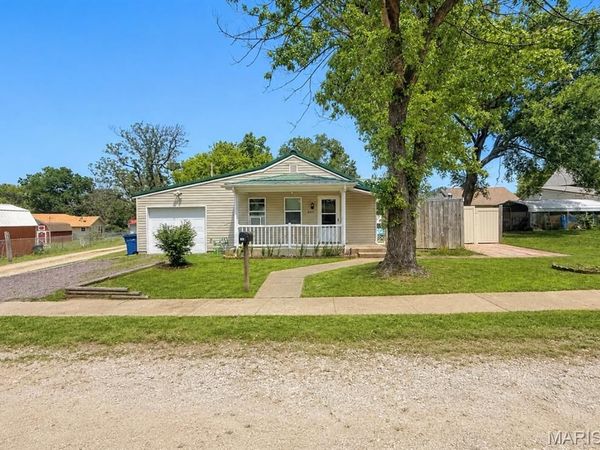 303 E Ash Street, Desloge, MO 63601