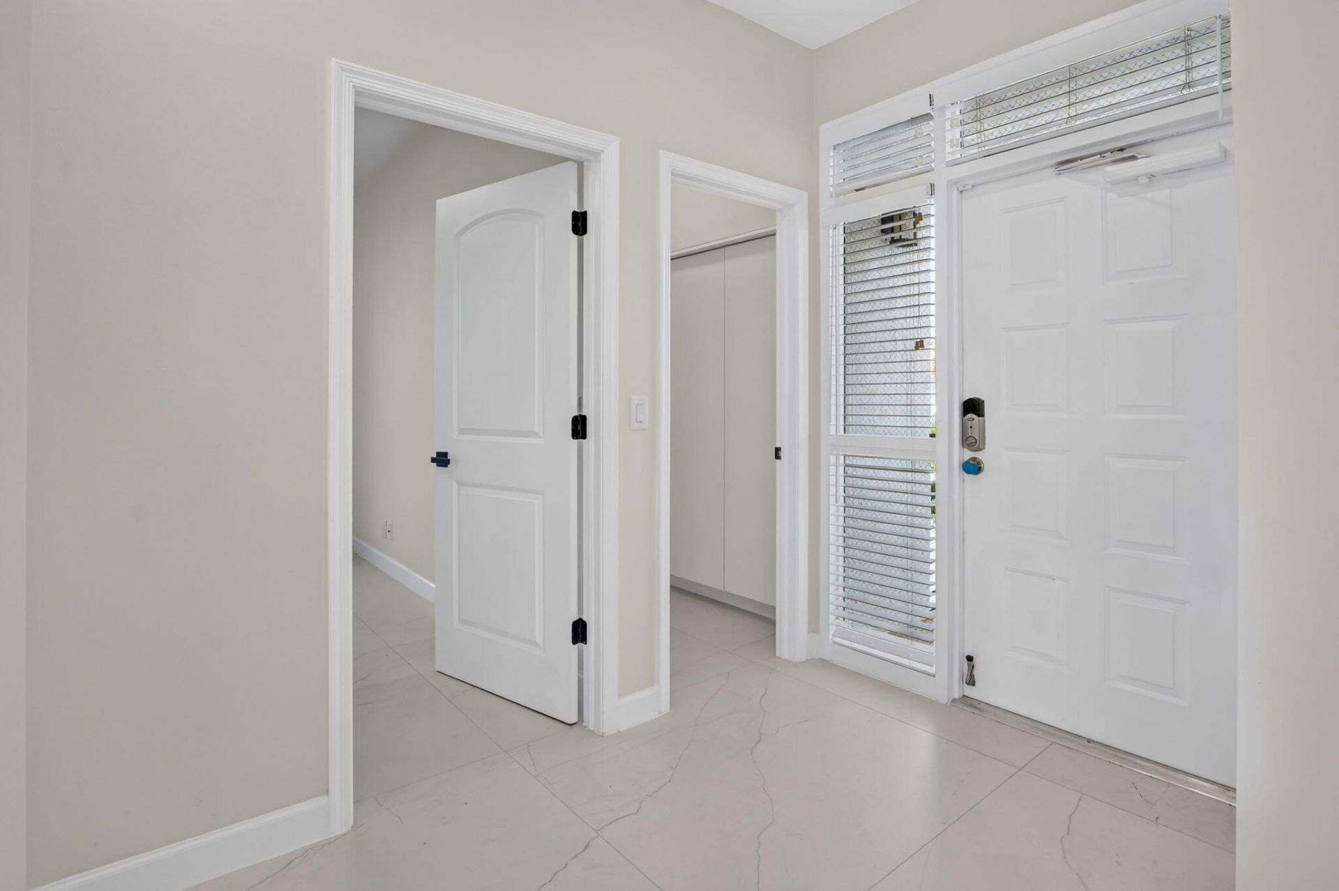 19317 Sabal Lake Drive, Unit 5066, Boca Raton, FL 33434 Photo