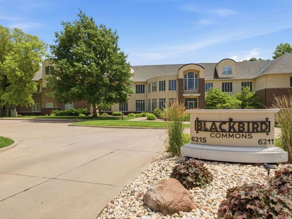 6215 Utica Ridge Road , Unit 104, Davenport, IA 52807