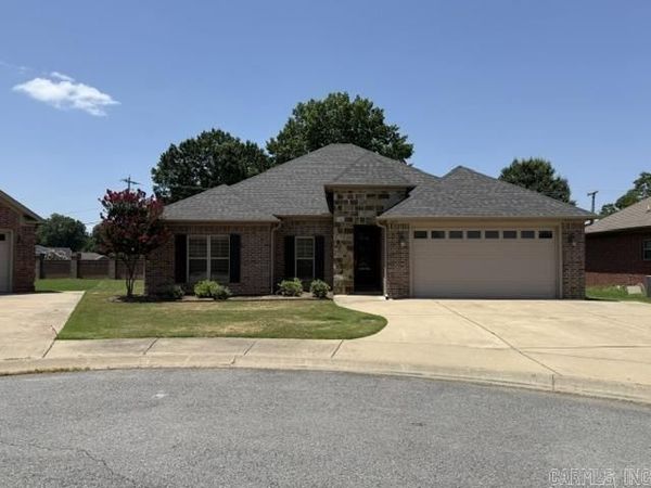 2415 EIGHTEEN Loop, Conway, AR 72034