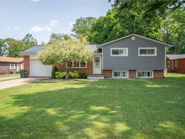 511 Taff Circle , Louisville, OH 44641