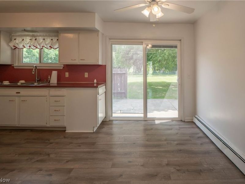 511 Taff Circle, Louisville, OH 44641 Photo 9