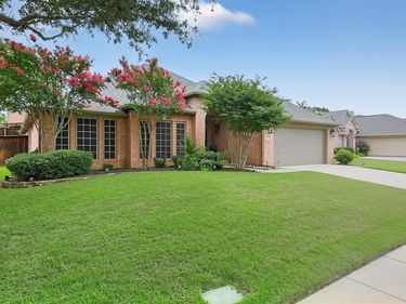 1106 Oakhollow Drive, Corinth, TX 76210