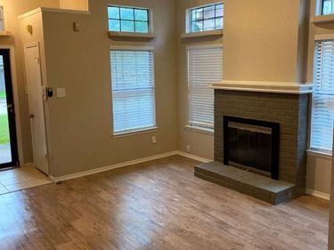 5027 Clover Haven Street, Dallas, TX 75227